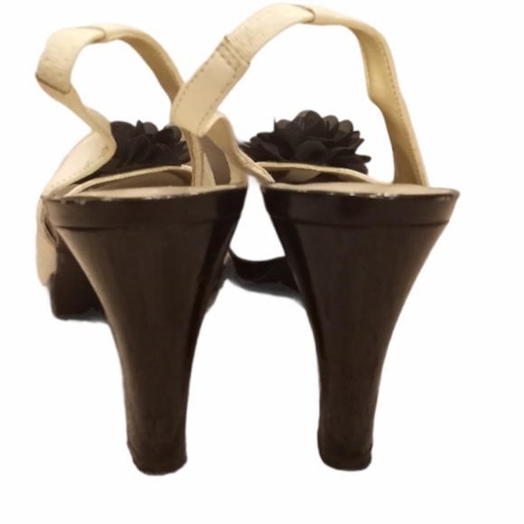 Karen Scott Open Toe Kremlin Flower Heels - Picture 2 of 6